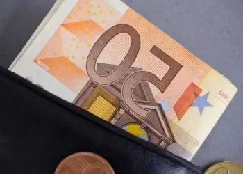 The European Central Bank will start quantitative tightening next year, raising interest rates by 75 basis points