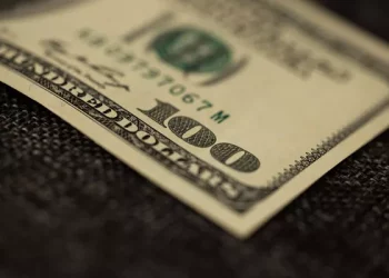 What is a covered arbitrage