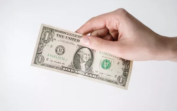 How do international reserve assets develop